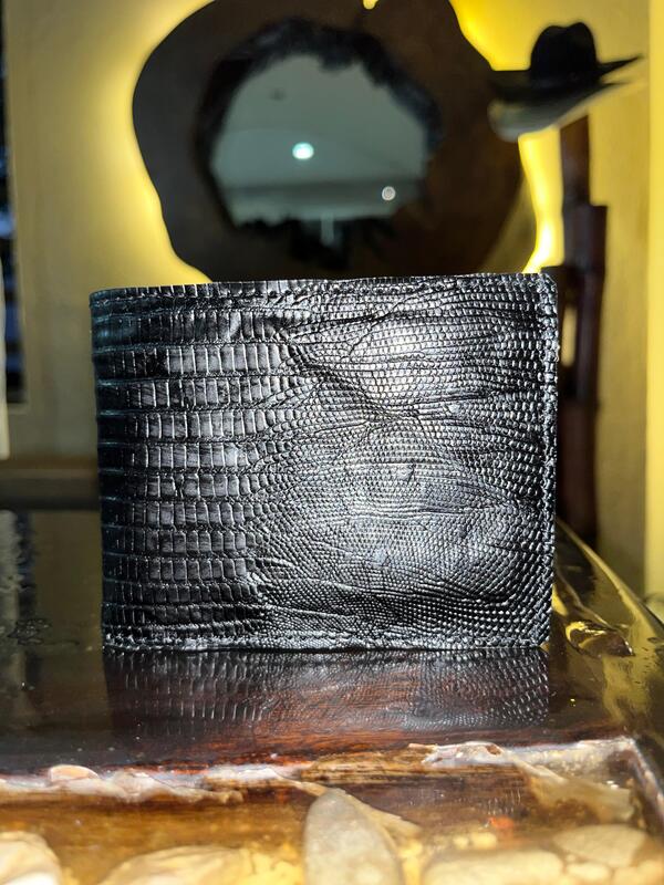 Cartera negra piel