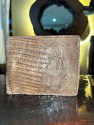 Cartera café piel